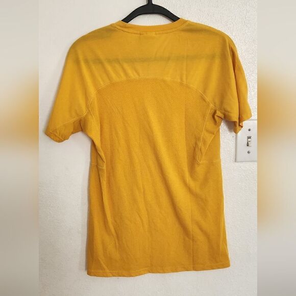 Gymshark Chalk T-Shirt for Men in Yellow Size Small - Picture 3 of 8